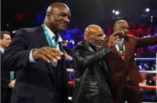 Holyfield Sebut Lennox...