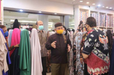 Wali Kota Bekasi Tinjau...