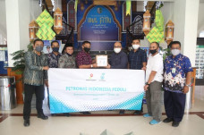 Petronas Salurkan Bantuan...