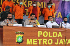 John Kei dan Puluhan...