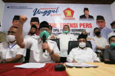 Terima SK dari Gerindra,...