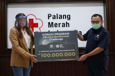 XL Axiata Salurkan Donasi...