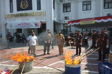 Kejari Solo Musnahkan...