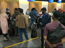 Bandara Juanda Bergeliat,...