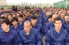 Warga Uighur di Pengasingan...
