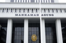 Persaingan Tak Sehat,...