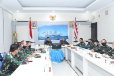 Puspen TNI Sosialisasikan...