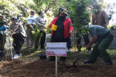 Kementerian LHK Pantau...