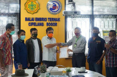 Kementan Berikan Sertifikat...