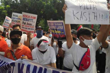 Pekerja Tempat Hiburan...