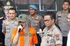 Dalam Sidang, Lucinta...