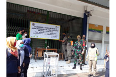 Tiga Pedagang Terpapar...