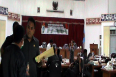 Memalukan! Rapat Gabungan...