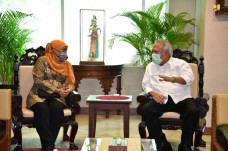 Menteri Basuki dan Gubernur...