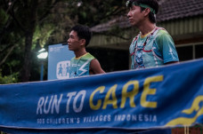 Lewat Run to Care untuk...