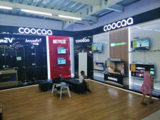 Smart TV Ukuran Besar...