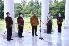 Vaksin Merah Putih Ditargetkan...