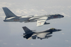 Taiwan: Latihan Militer...
