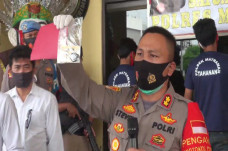 Komplotan Spesialis...