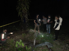 Tubuhnya Terikat, Warga...