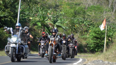 Touring Anak Motor di...