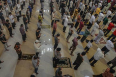 Membaca Al-Fatihah Adalah...