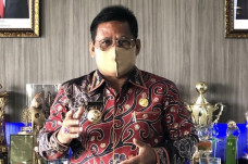 Aminullah Wacanakan...