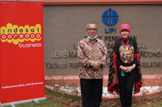 Indosat Ooredoo dan...