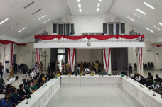 Jika Ada yang Mau Menggugat...