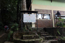 Bugil di Alun-Alun Surya...