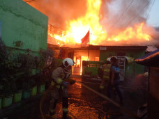 Kebakaran di Jatinegara,...