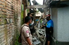 Dampak Gempa 5,9 SR...