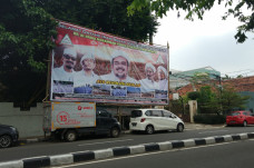 Warga Petamburan Siap...