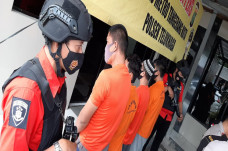 Polisi Gulung Spesialis...