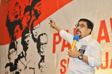 Peringati Hari Pahlawan,...