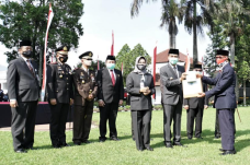 Peringatan Hari Pahlawan,...