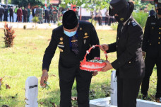 Pemkab Luwu Peringati...