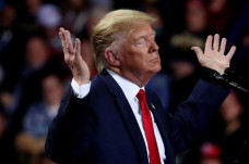 Donald Trump Masih Malu-malu...
