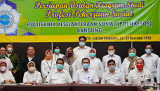 Hadapi Revolusi Industri...