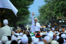 Habib Rizieq Salat Jumat...