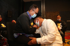 Tangis Calon Bupati...