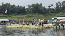 Sensasi Makan Ala Kapal...