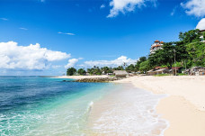 5 Pantai Terindah dan...