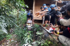Masyarakat Adat Suku...