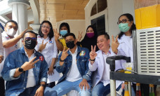 Tinjau UMKM Binaan Perindo...