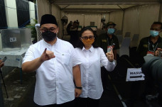 Usai Nyoblos, Putra...
