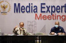 MPR Dorong Gerakan Kewirausahaan...