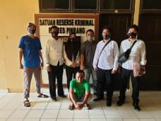 Janjikan Seragam Sekolah,...