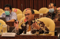 Nelayan Tolak Kapal...
