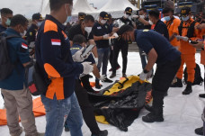 Keluarga Berharap Dua...